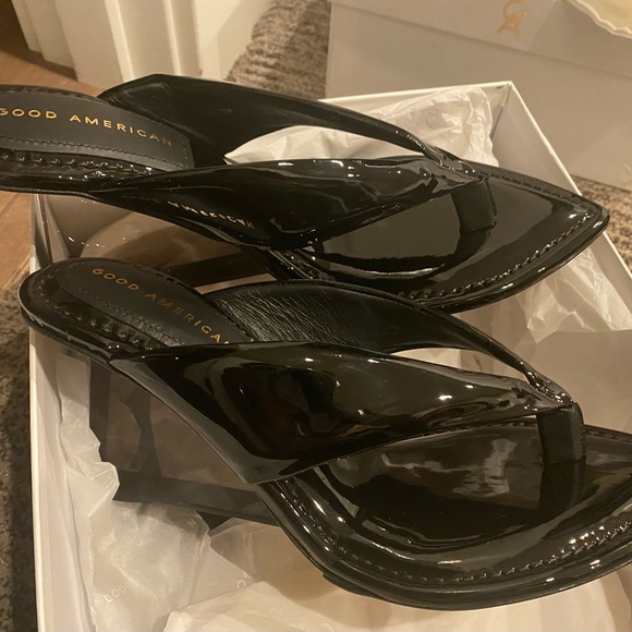 Good American wedge thong sandals brand new, worn once - Picture 3 of 10